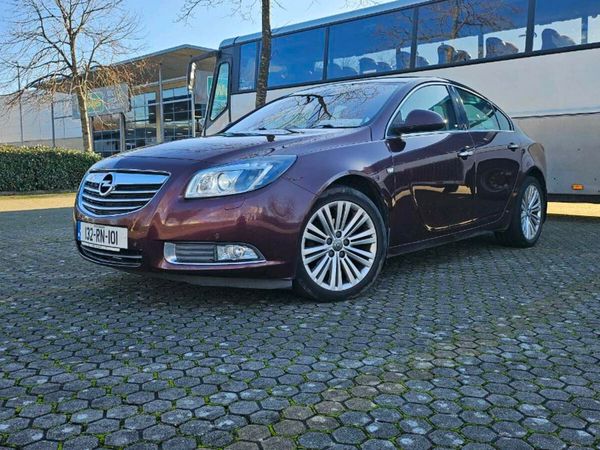 Opel Insignia MPV, Diesel, 2013, Red