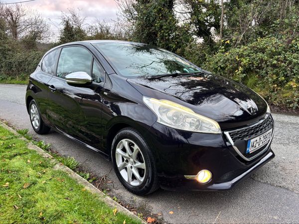 Peugeot 208 Hatchback, Petrol, 2014, Blue