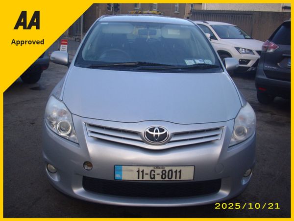 Toyota Auris Hatchback, Diesel, 2011, Silver