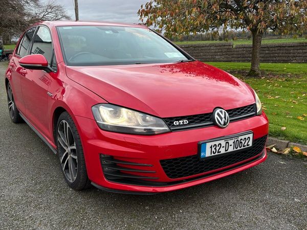 Volkswagen Golf Estate, Diesel, 2013, Red
