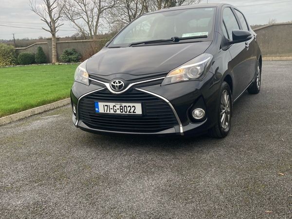 Toyota Yaris Hatchback, Petrol, 2017, Black
