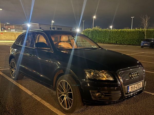 Audi Q5 SUV, Petrol, 2011, Black