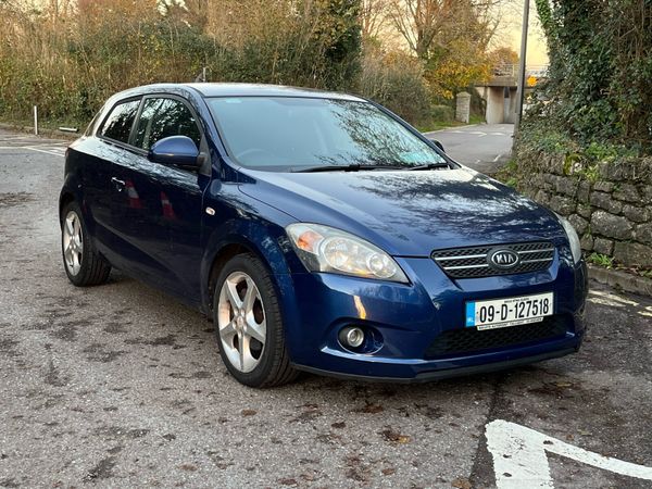 Kia Ceed Hatchback, Diesel, 2009, Blue