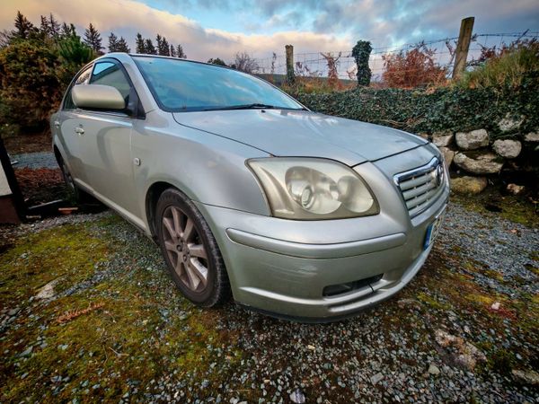 Toyota Avensis Saloon, Petrol, 2005, Silver