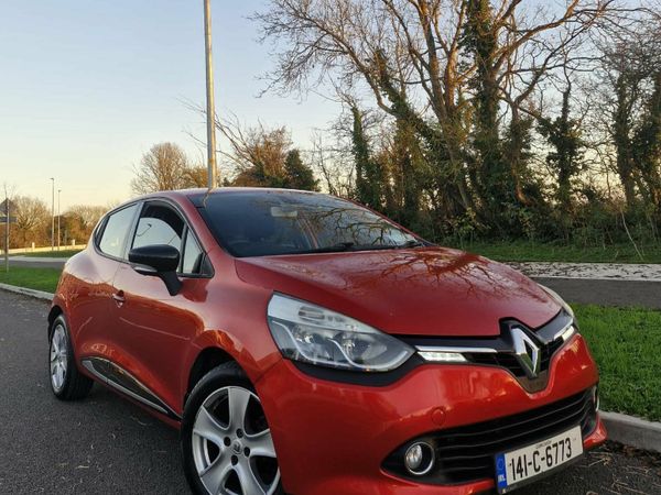 Renault Clio Hatchback, Petrol, 2014, Red
