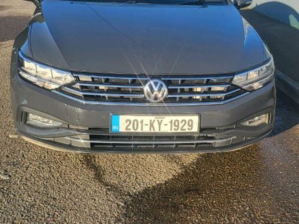 Volkswagen Passat Saloon, Diesel, 2020, Grey