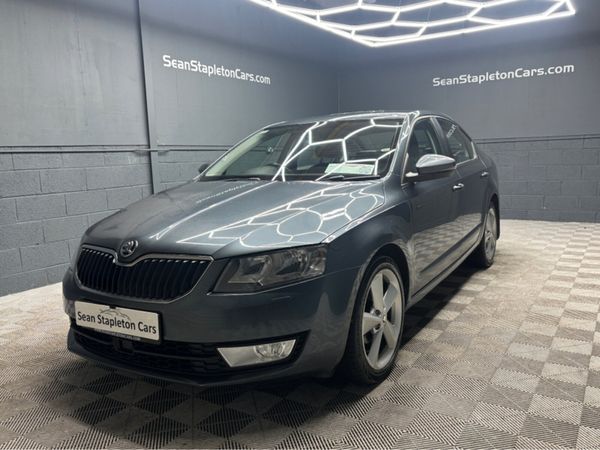 Skoda Octavia Hatchback, Diesel, 2016, Grey