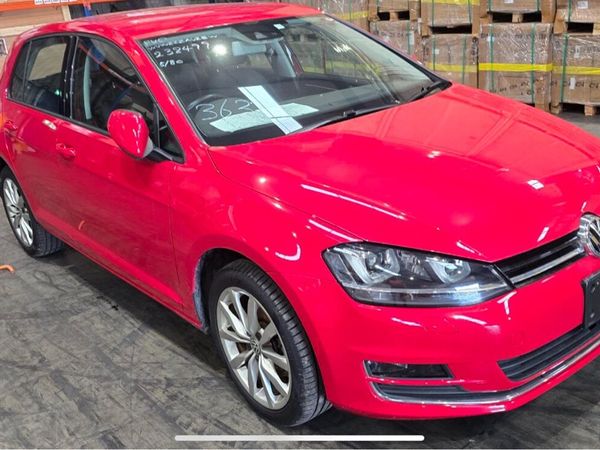 Volkswagen Golf Hatchback, Petrol, 2014, Red