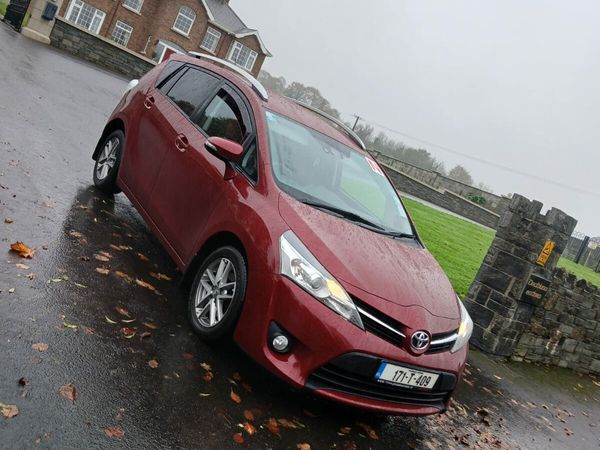 Toyota Verso MPV, Diesel, 2017, Red