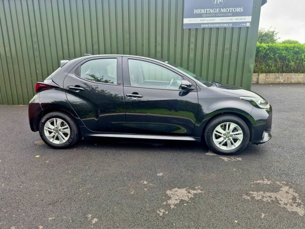 Toyota Yaris Hatchback, Petrol Hybrid, 2022, Black