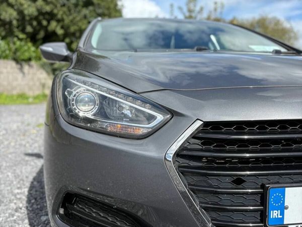 Hyundai i40 Saloon, Diesel, 2015, Silver