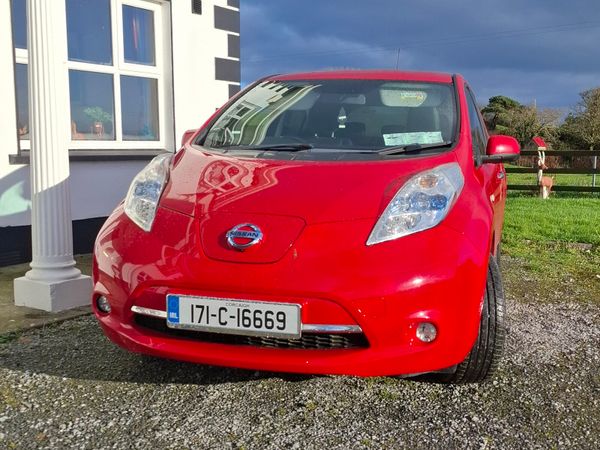 Nissan Leaf Hatchback, Electric, 2017, Red