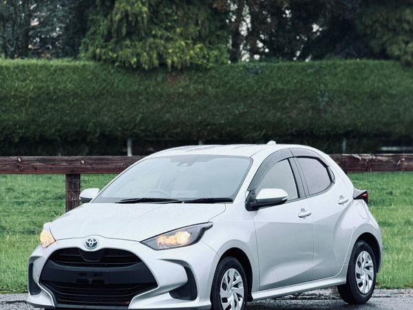 Toyota Yaris Hatchback, Petrol Plug-in Hybrid, 2022, Silver