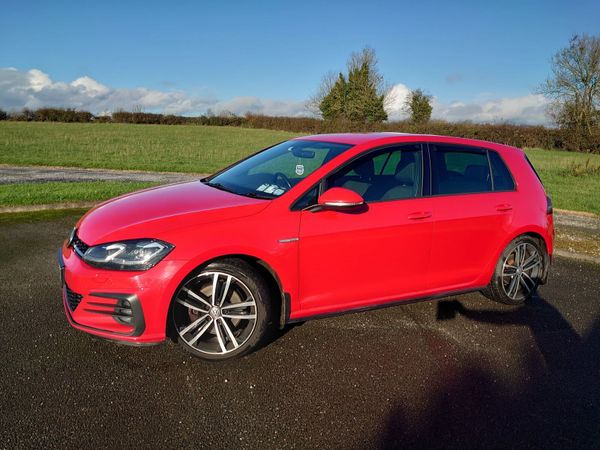 Volkswagen Golf Hatchback, Diesel, 2017, Red