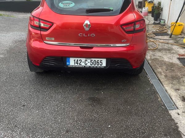 Renault Clio Hatchback, Diesel, 2014, Red