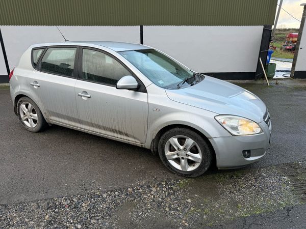 Kia Ceed Hatchback, Diesel, 2008, Silver