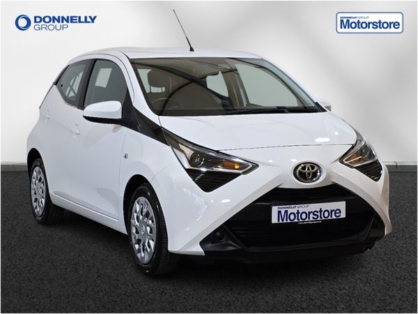 Toyota Aygo Hatchback, Petrol, 2021, White