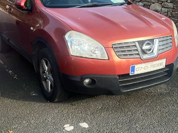 Nissan Qashqai Hatchback, Petrol, 2007, Red