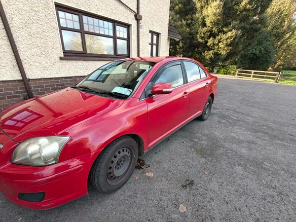 Toyota Avensis Saloon, Petrol, 2008, Red
