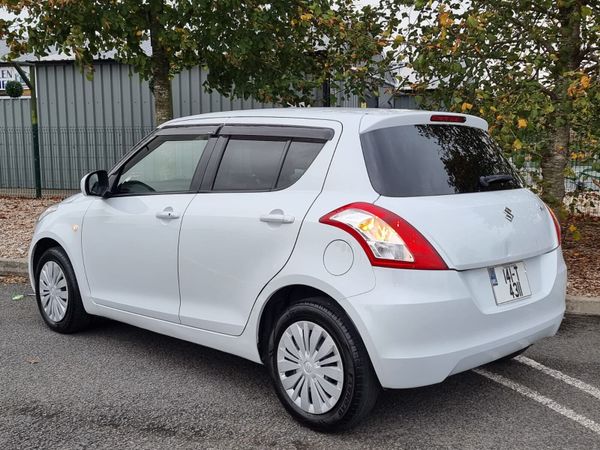 Suzuki Swift Hatchback, Petrol, 2014, White