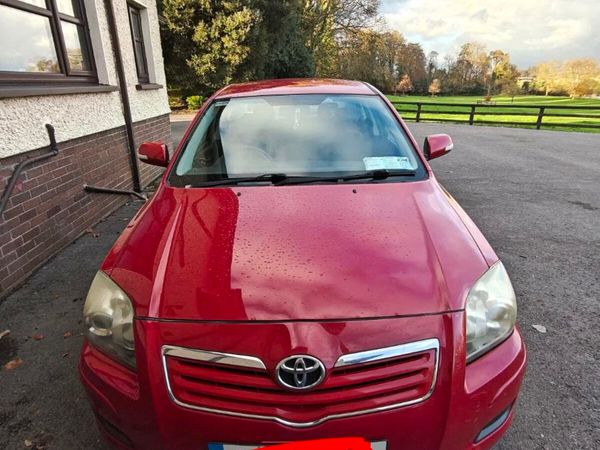 Toyota Avensis Saloon, Petrol, 2008, Red