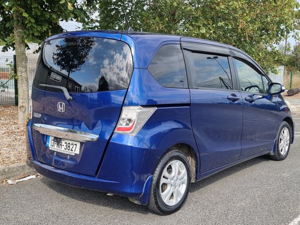 Honda Freed MPV, Petrol, 2013, Blue