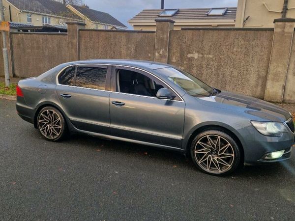Skoda Superb Saloon, Diesel, 2014, Grey
