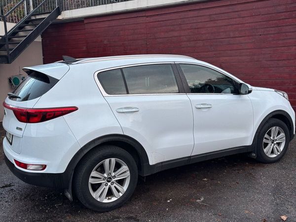 Kia Sportage SUV, Diesel, 2016, White