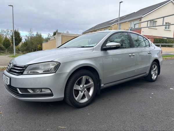 Volkswagen Passat Saloon, Diesel, 2011, Silver