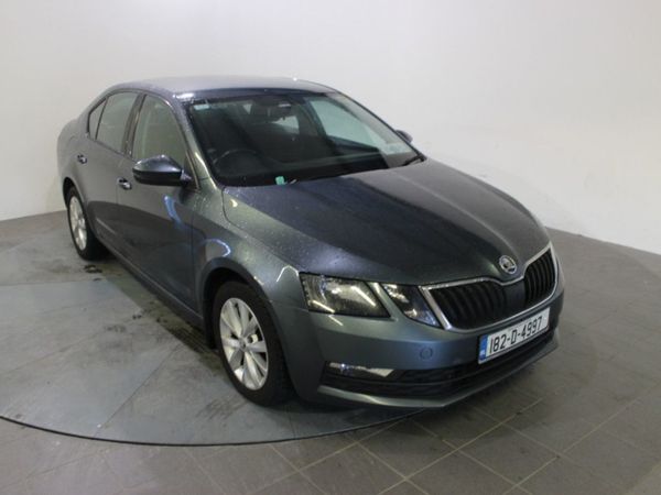 Skoda Octavia Saloon, Diesel, 2018, Grey