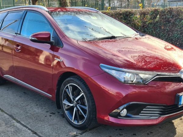 Toyota Auris Estate, Petrol Hybrid, 2017, Red