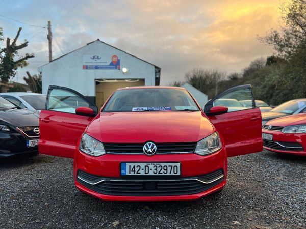 Volkswagen Polo Hatchback, Petrol, 2014, Red