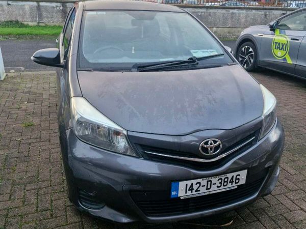 Toyota Yaris Hatchback, Petrol, 2014, Grey