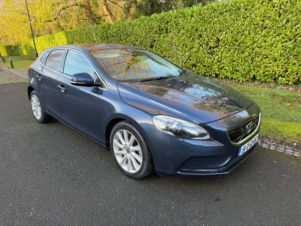 Volvo V40 Hatchback, Petrol, 2015, Blue