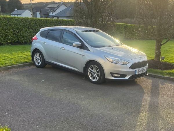Ford Focus Hatchback, Petrol, 2015, Silver