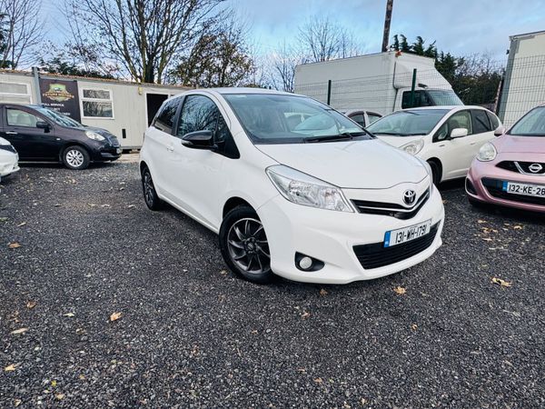 Toyota Yaris Hatchback, Petrol, 2013, White