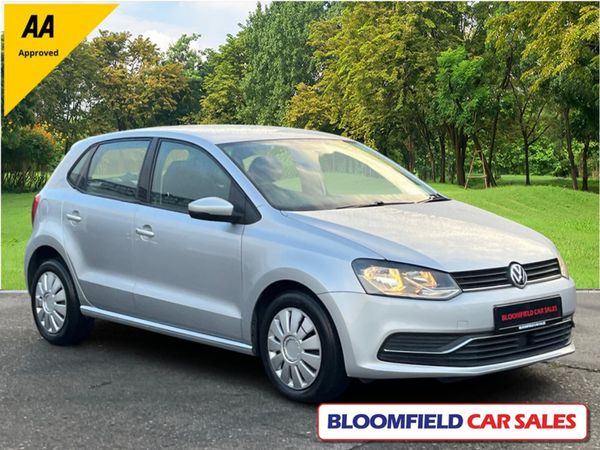 Volkswagen Polo Hatchback, Petrol, 2014, Silver