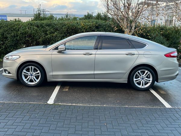 Ford Mondeo Hatchback, Diesel, 2017, Grey