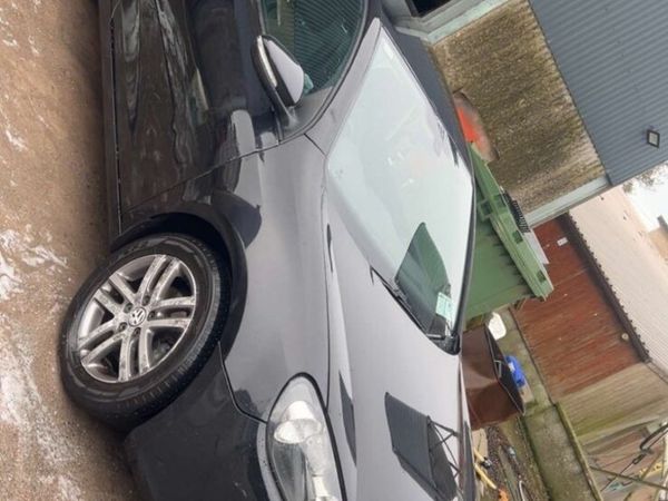 Volkswagen Golf Hatchback, Petrol, 2010, Black