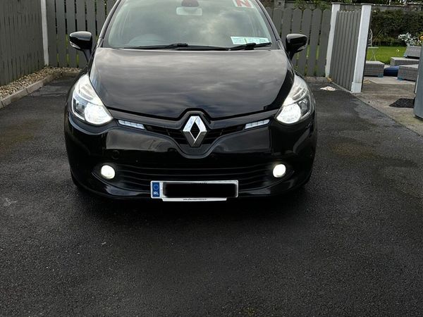 Renault Clio Hatchback, Petrol, 2016, Black