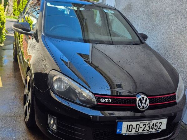 Volkswagen Golf Hatchback, Petrol, 2010, Black