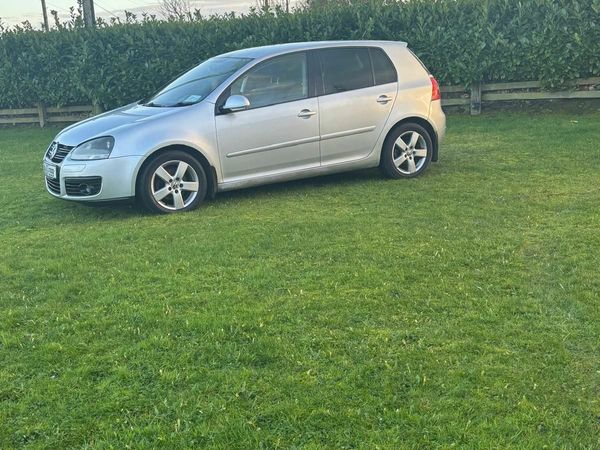 Volkswagen Golf Hatchback, Petrol, 2008, Silver