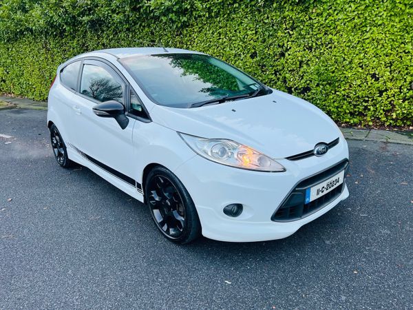 Ford Fiesta Hatchback, Petrol, 2011, White