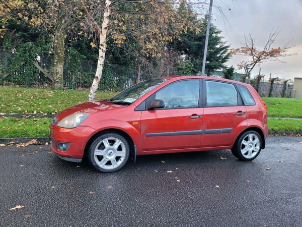Ford Fiesta Hatchback, Petrol, 2007, Red
