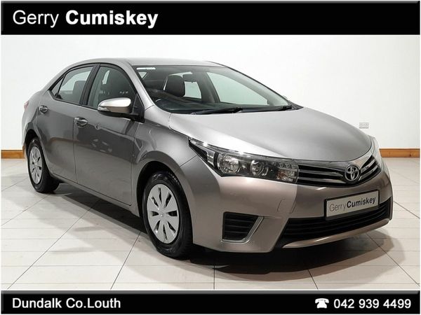 Toyota Corolla Saloon, Diesel, 2015, Gold