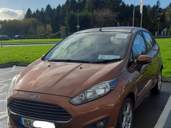 Ford Fiesta Hatchback, Diesel, 2015, Gold