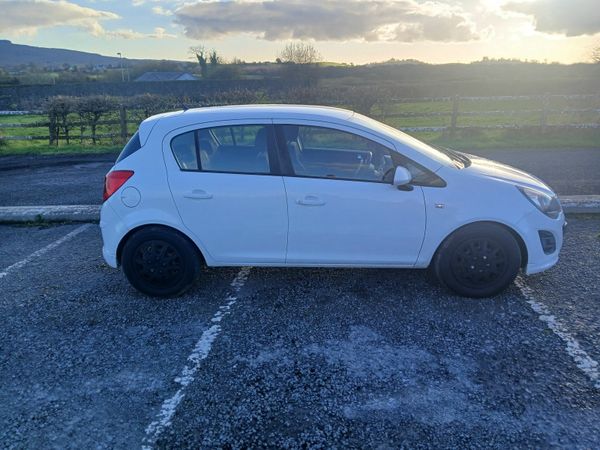 Vauxhall Corsa Hatchback, Diesel, 2014, White