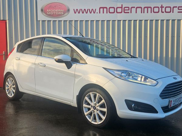 Ford Fiesta Hatchback, Petrol, 2016, White