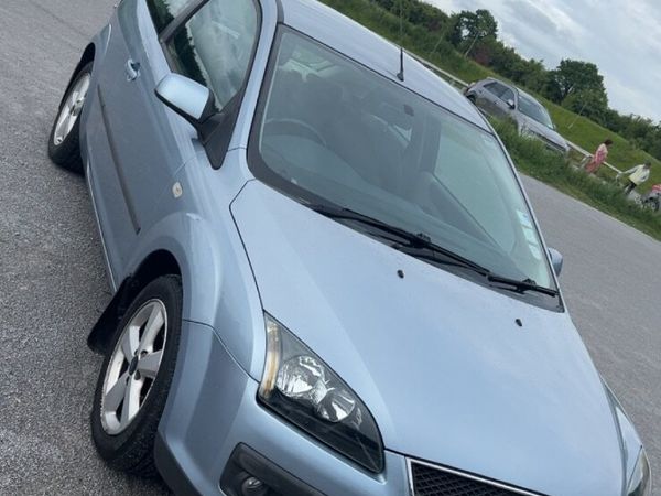 Ford Focus Hatchback, Petrol, 2006, Blue