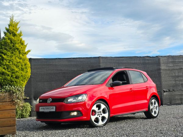 Volkswagen Polo Hatchback, Petrol, 2012, Red